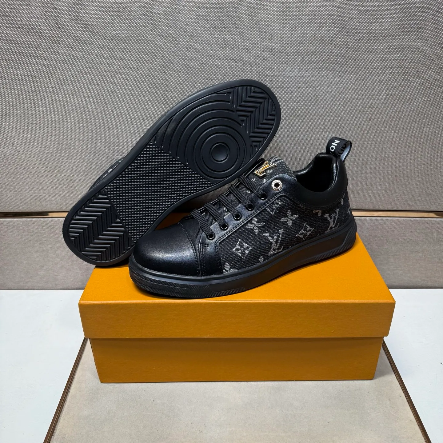 ⬛️Men's shoes 💰p400 [LV～] Men's casual shoes 2025z cabinet sales simultaneously 🔶Size: 38-44#️⃣ 🔷3 colors🔜The upper is made of multi-material splicing ➕Genuine leather lining, comfortable and breathable, sole: original comfortable and wear-resistant outsole, ⚠️real thing📱photographed🎬real thing is better📢📢📢